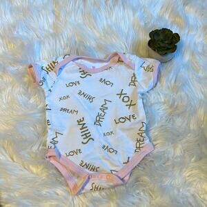 ⭐️ FREE IN BUNDLE⭐️ Betsy Johnson Onesie 12m